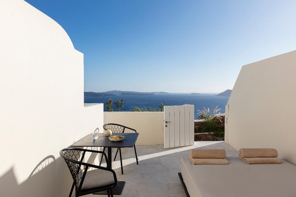 Canaves Oia Suites