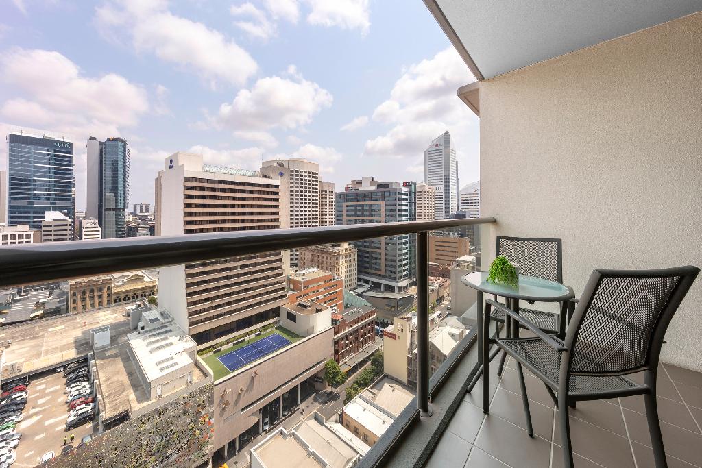 Oaks Brisbane on Charlotte Suites photo 10