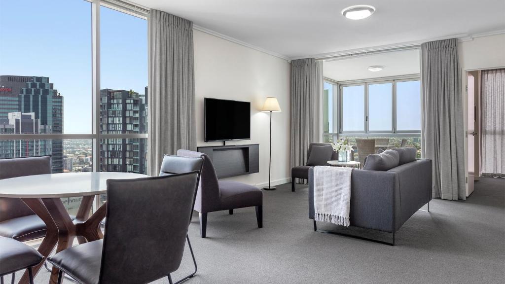 Oaks Brisbane Festival Suites photo 32