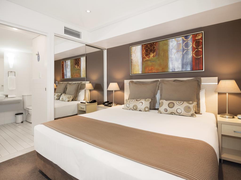 Oaks Adelaide Horizons Suites