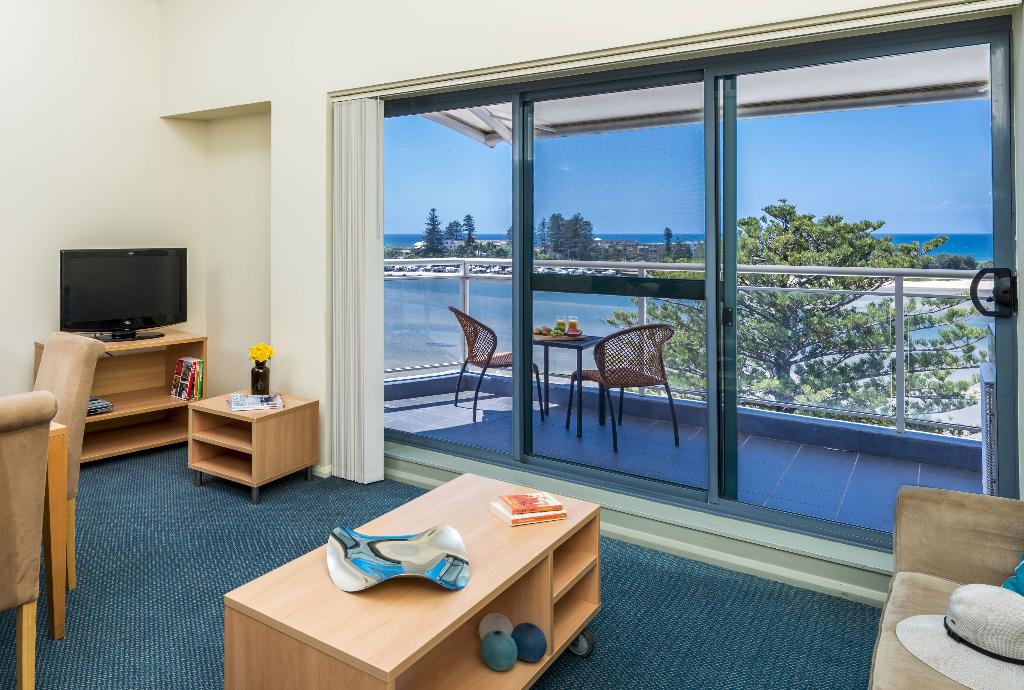 Oaks The Entrance Waterfront Suites