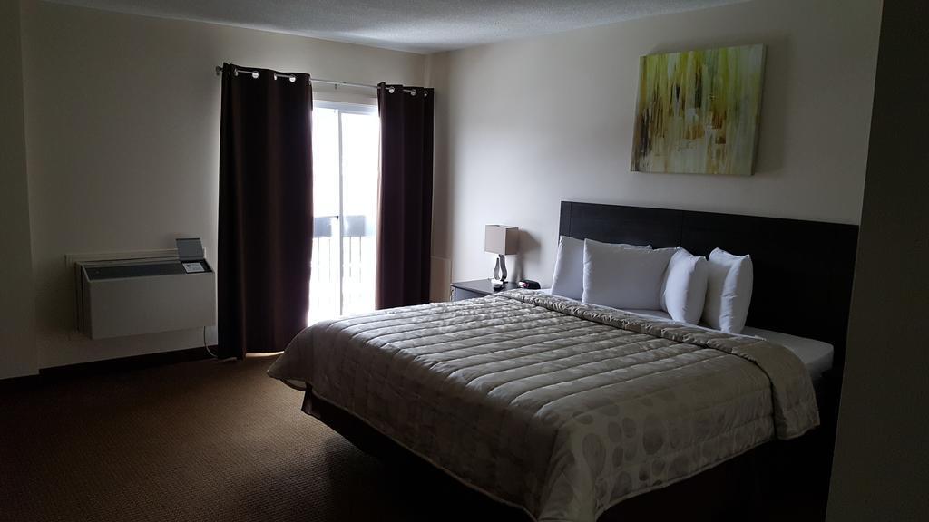 River Rapids Inn