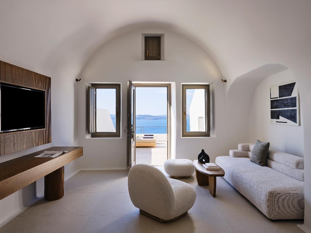 Deluxe Suite with outdoor hot tub photo 1