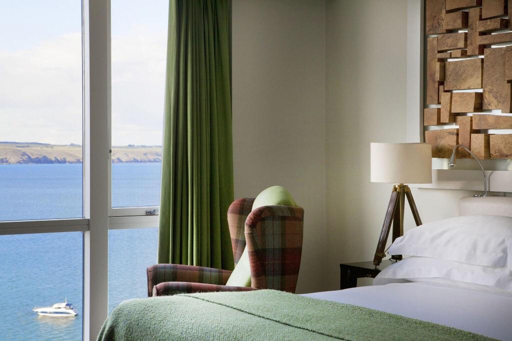 Cliff House Hotel 