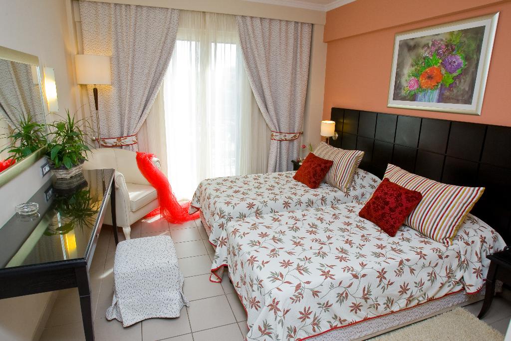 Ionian Plaza Hotel