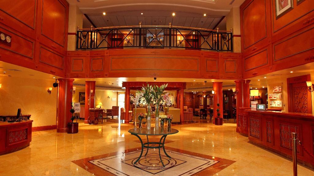 listing card gallery