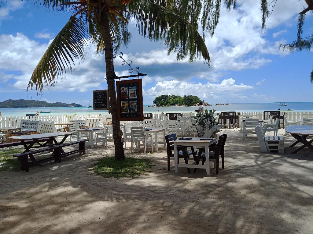 Hotel Berjaya Praslin Beach, Seychellen, Anse Volbert. Großes 24