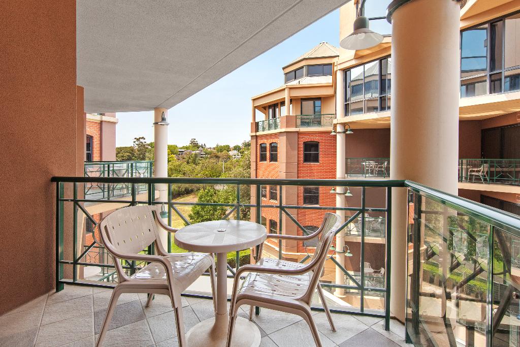 Amora Herencia Riverwalk Malbourne