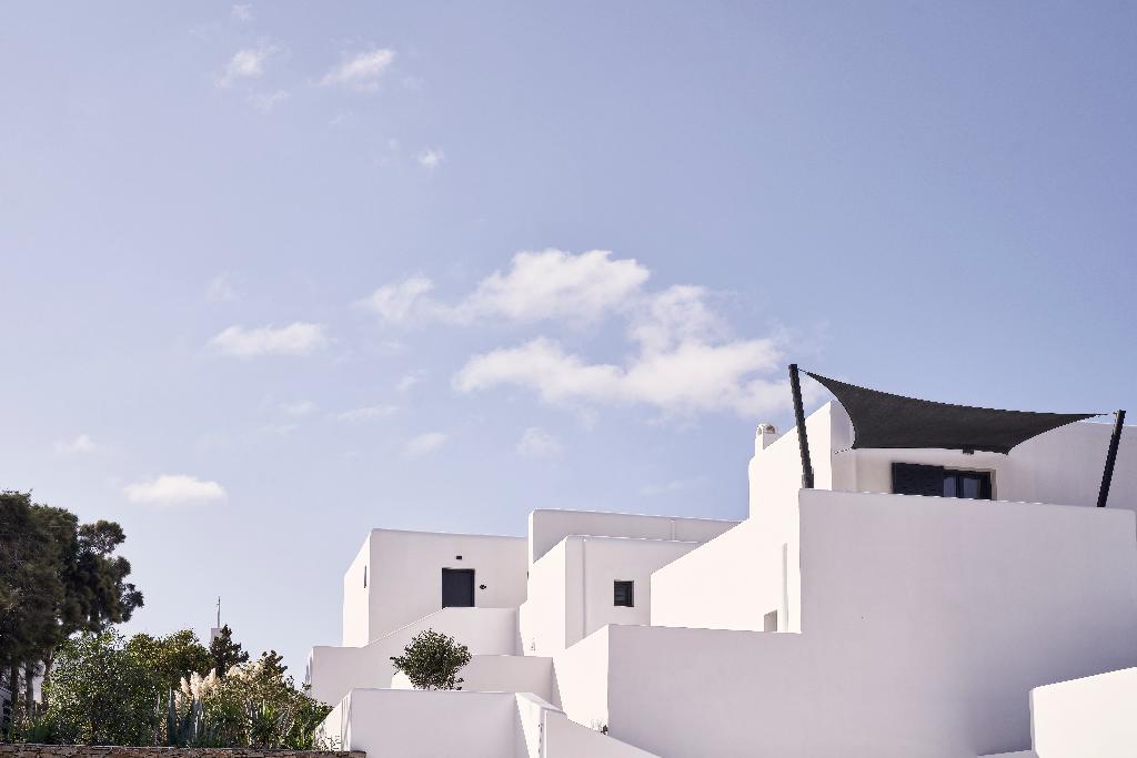 Liostasi Ios Hotel & Suites