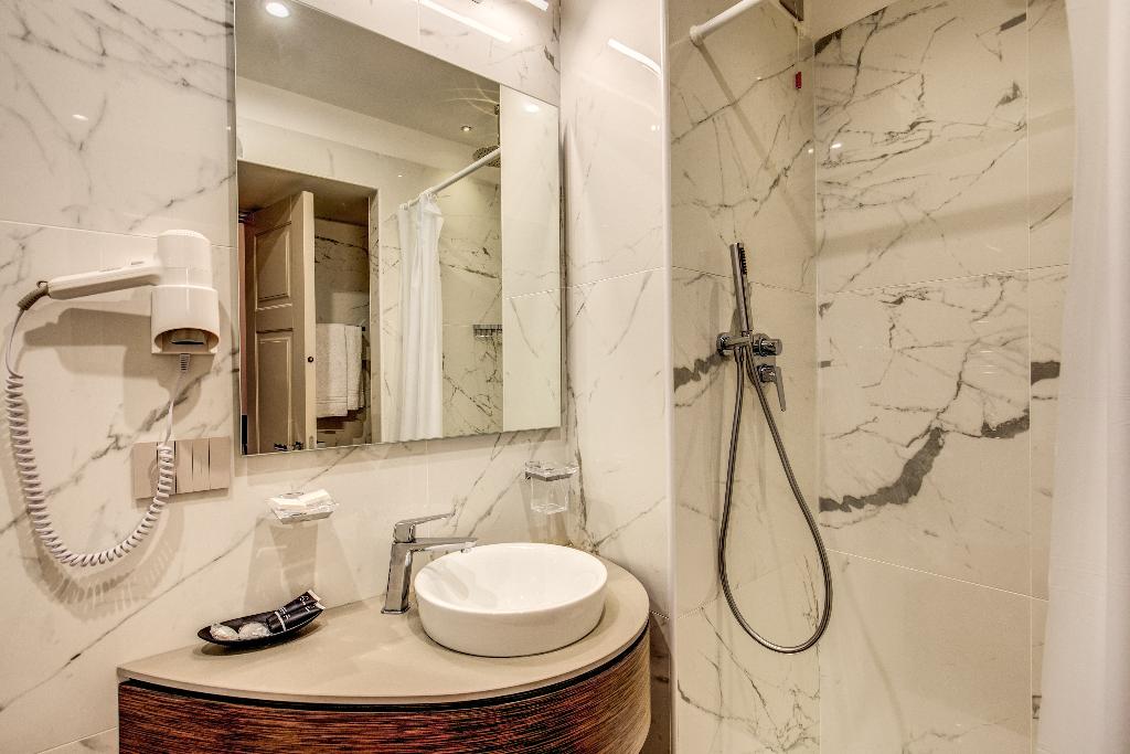 Al Manthia Hotel photo 50