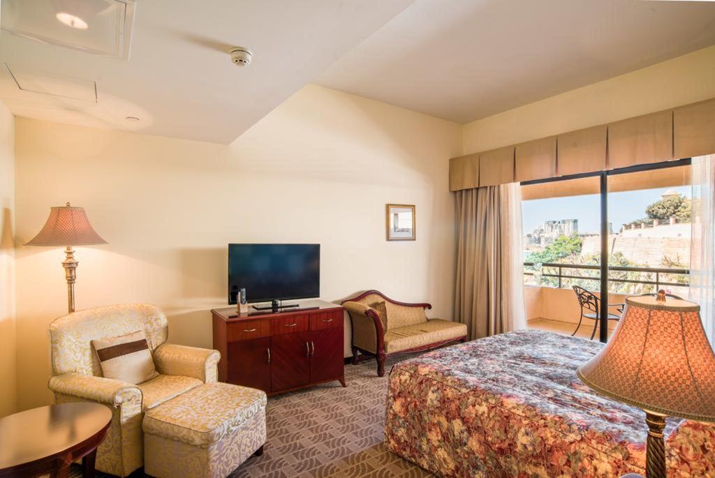 hotel-thumb