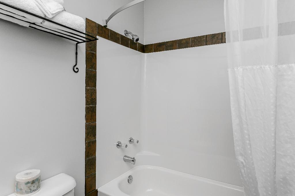 Tonquin Inn Jasper photo 41