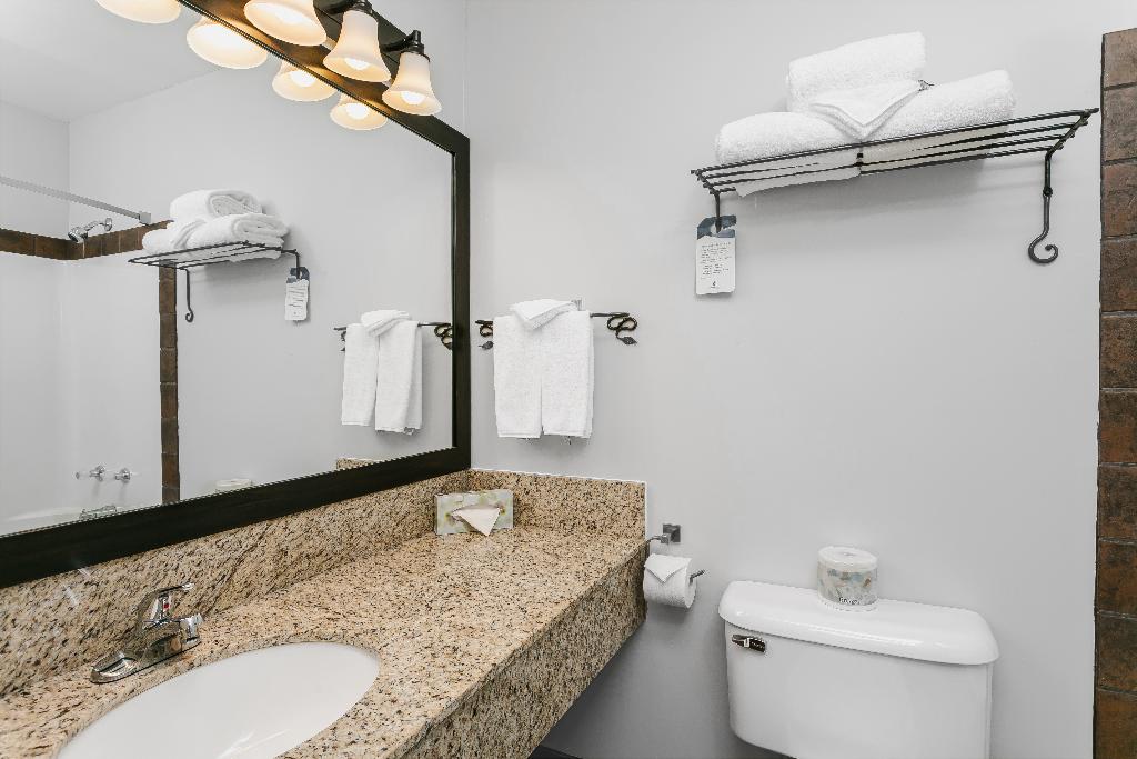 Tonquin Inn Jasper photo 45