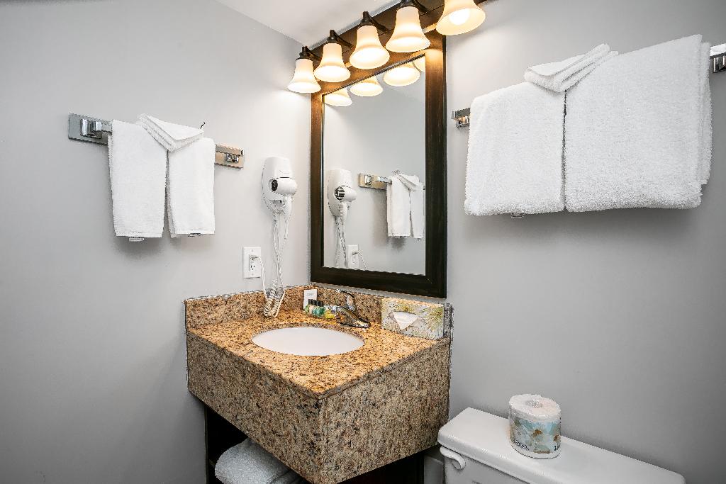 Tonquin Inn Jasper photo 66
