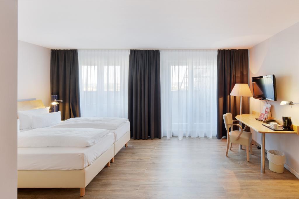 hotel-thumb