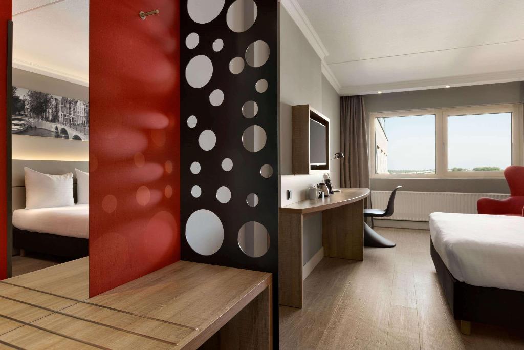 Hotel Ramada By Wyndham Amsterdam Airport Schiphol, Niederlande, Badhoevedorp. Großes 2