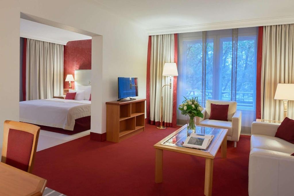 hotel-thumb