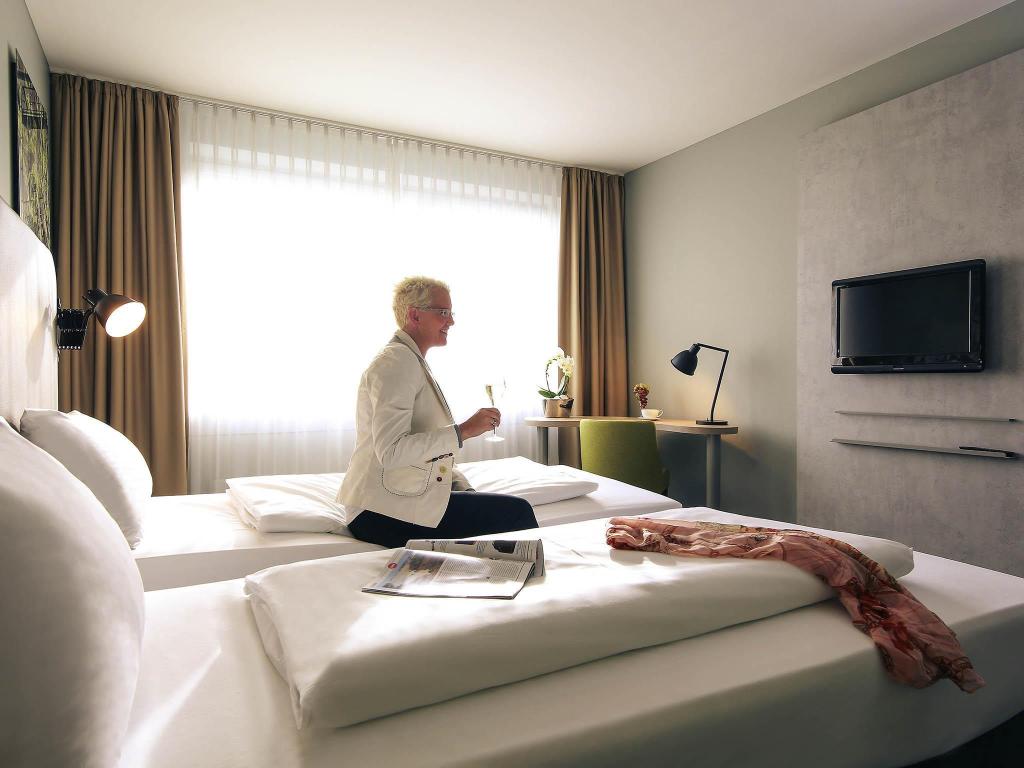 hotel-thumb
