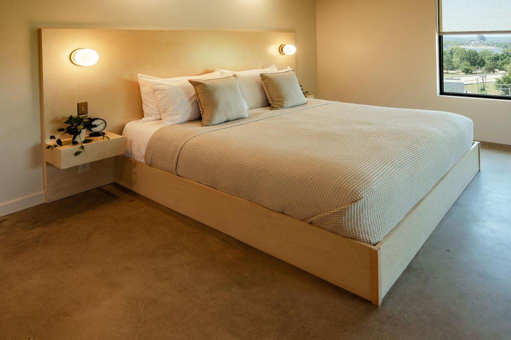 Brut Hotel
