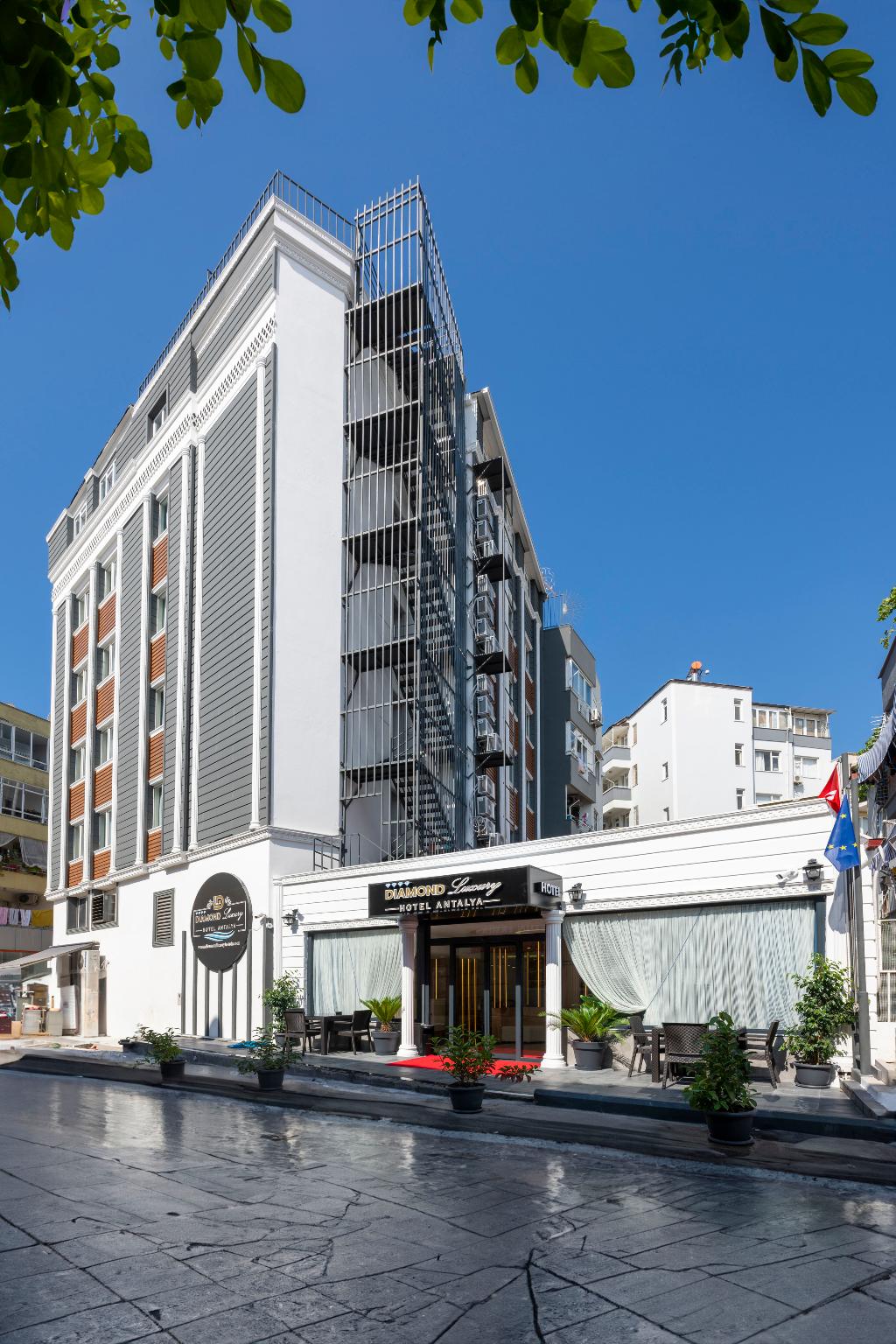 Diamond Luxury Hotel
