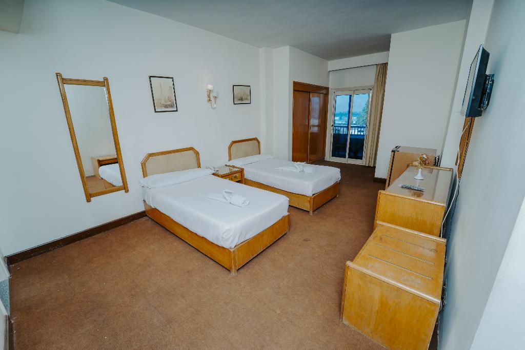 Queens Valley Hotel Luxor