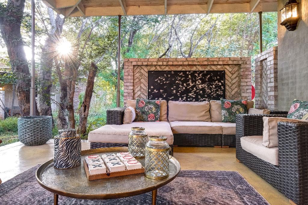Mbano Manor Hotel Victoria Falls - Terrace