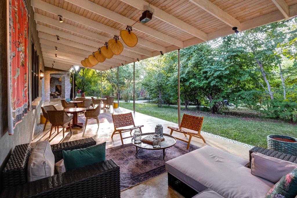 Mbano Manor Hotel Victoria Falls - Terrace