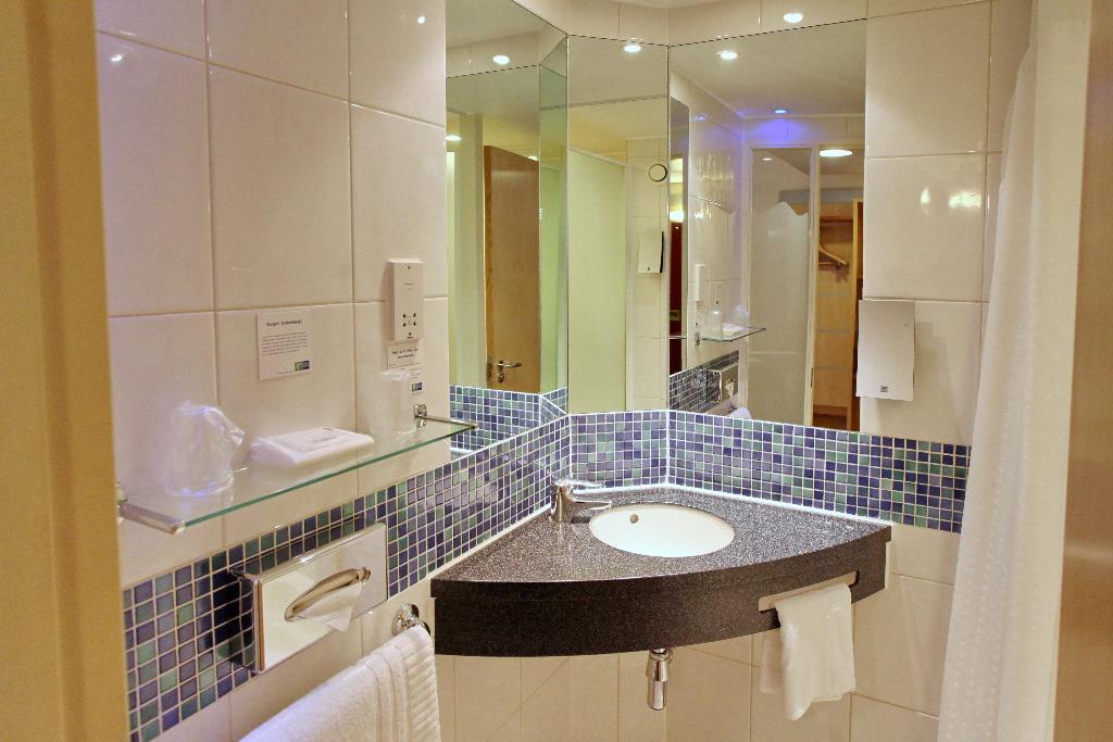Holiday Inn Express Birmingham Redditch