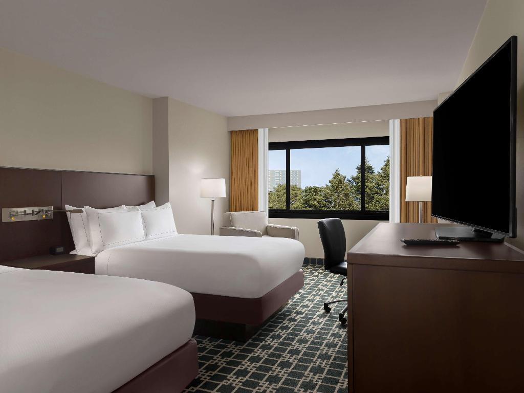 Doubletree Fort Lee George Washington Bridge