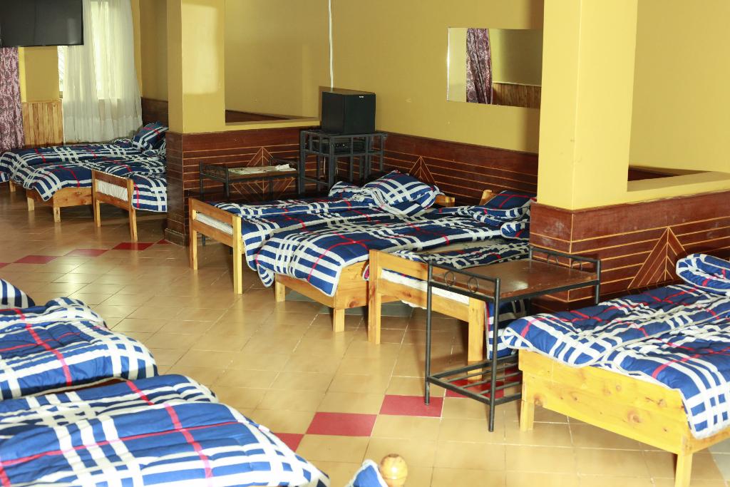 Bunyonyi Safaris Resort