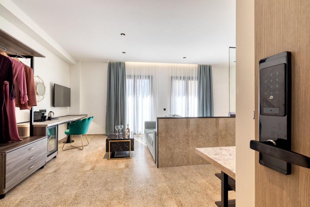 Athens Ivy Suites