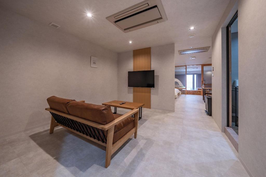 Relax Hostel Takayama Station