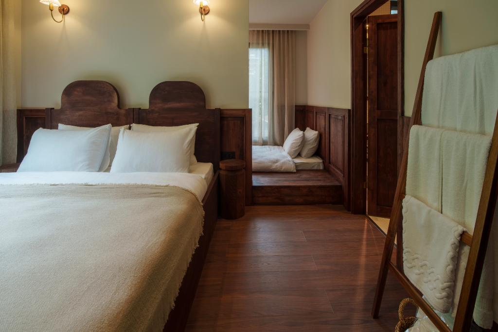 Elwood Hotel