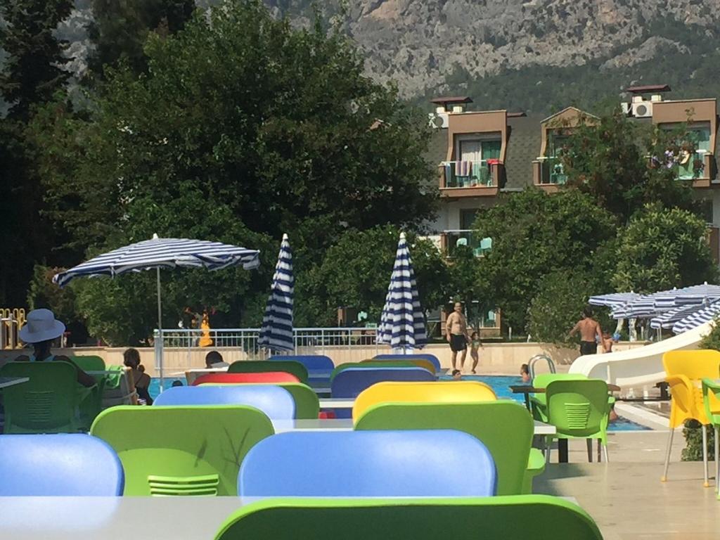 Omorfi Garden Resort 4*