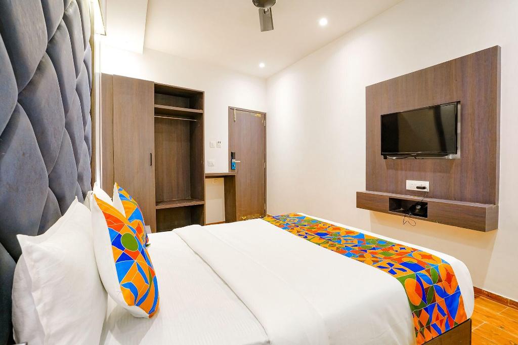 Fabhotel Gorrion International