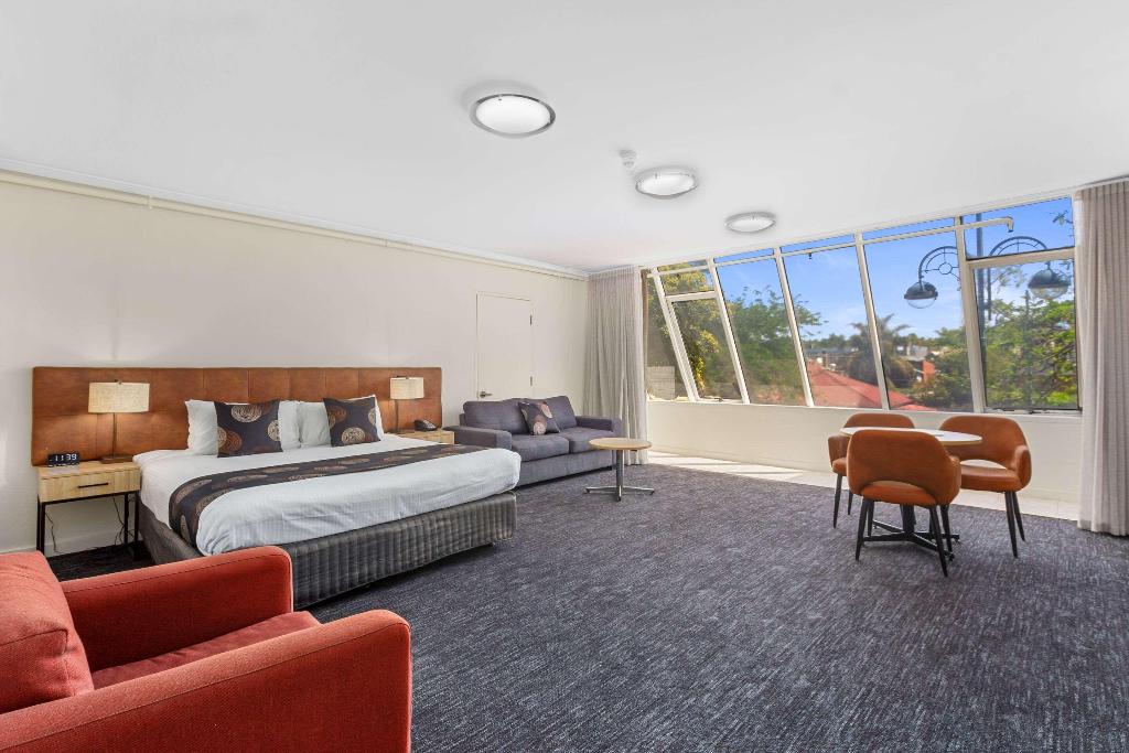 Comfort Hotel Adelaide Meridien