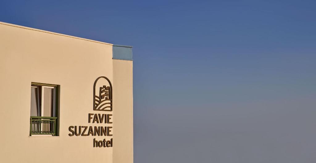 Favie Suzanne