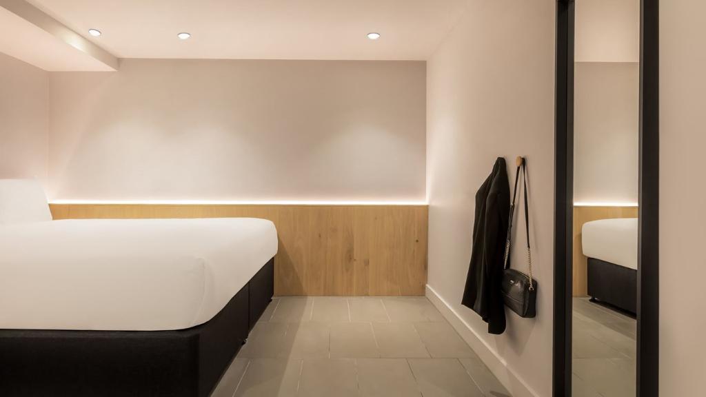 Hotel Zedwell Underground Hotel Tottenham Court Road, Großbritannien, London. Großes 2