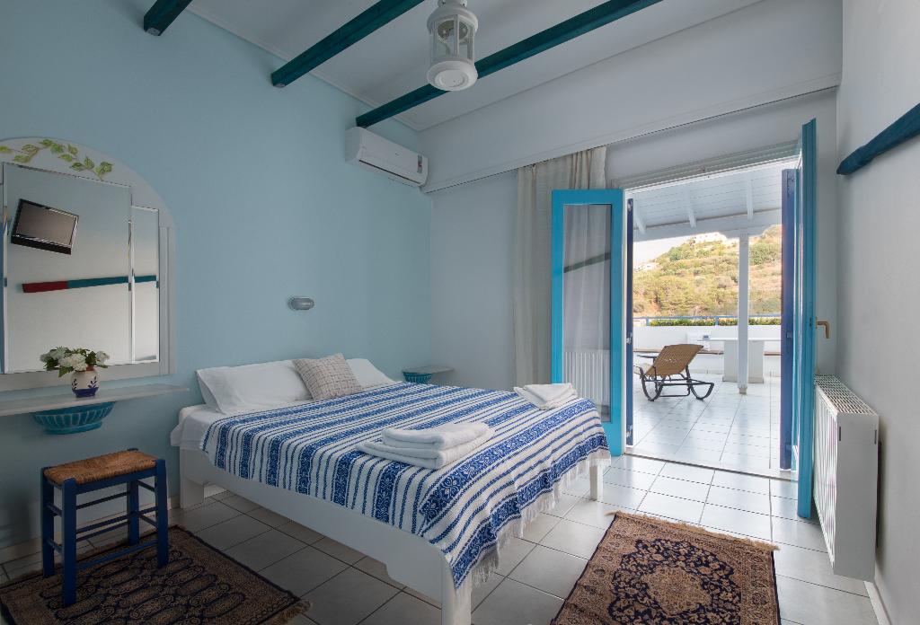 Kerame Hotel & Studios