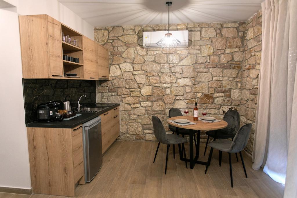 Michelangelo Suites And Apartments