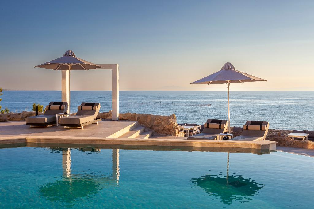 Akrotiri Olympus Luxury Suites