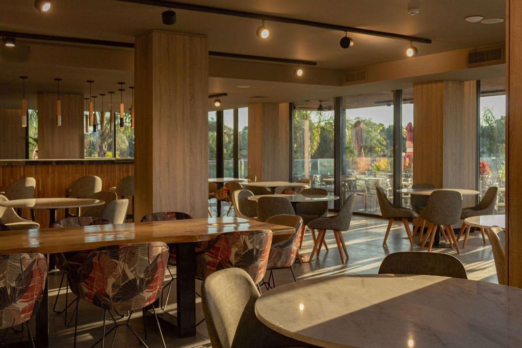 Howard Johnson By Wyndham Resistencia La Ribera