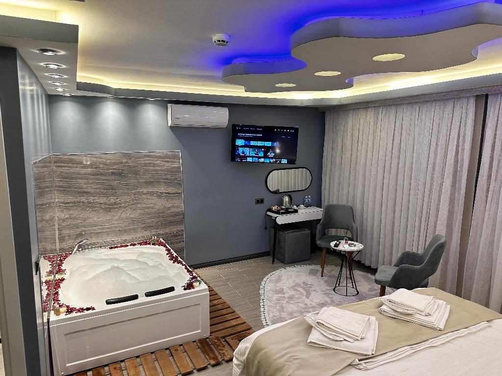 Blue Moonrise Hotel