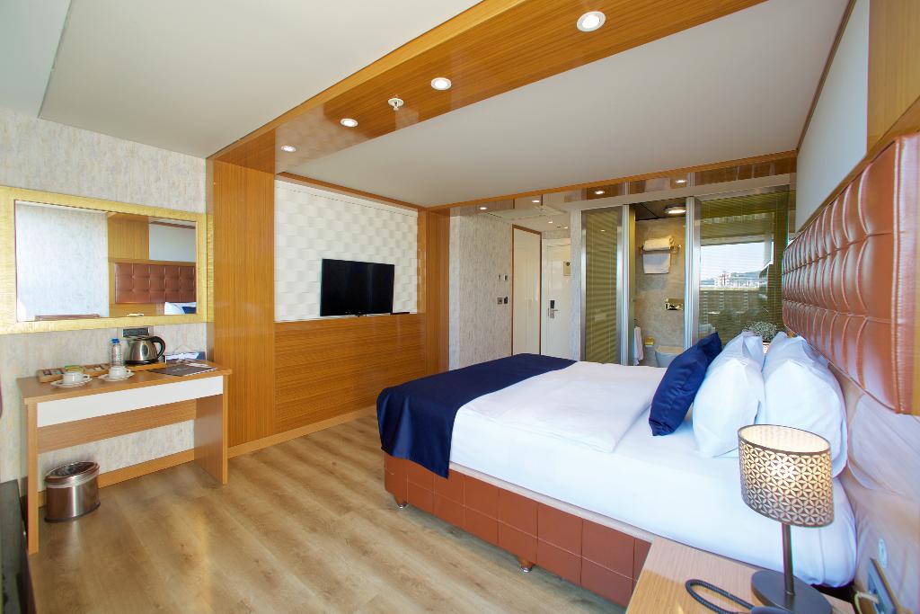 The Hera Platinum Hotel