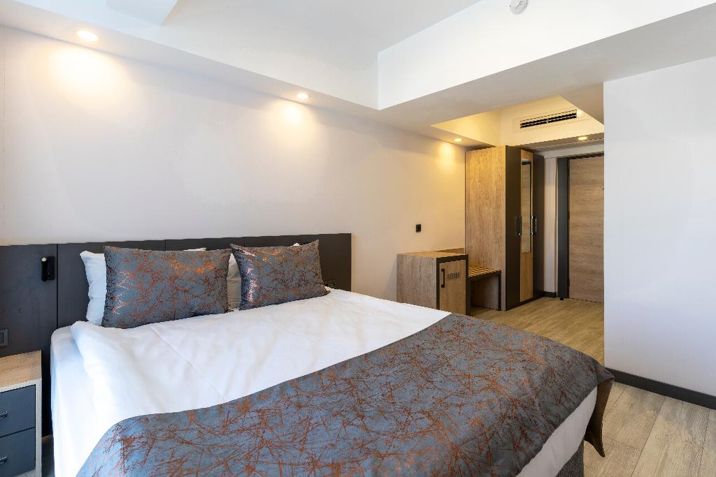 Irenic Hotel