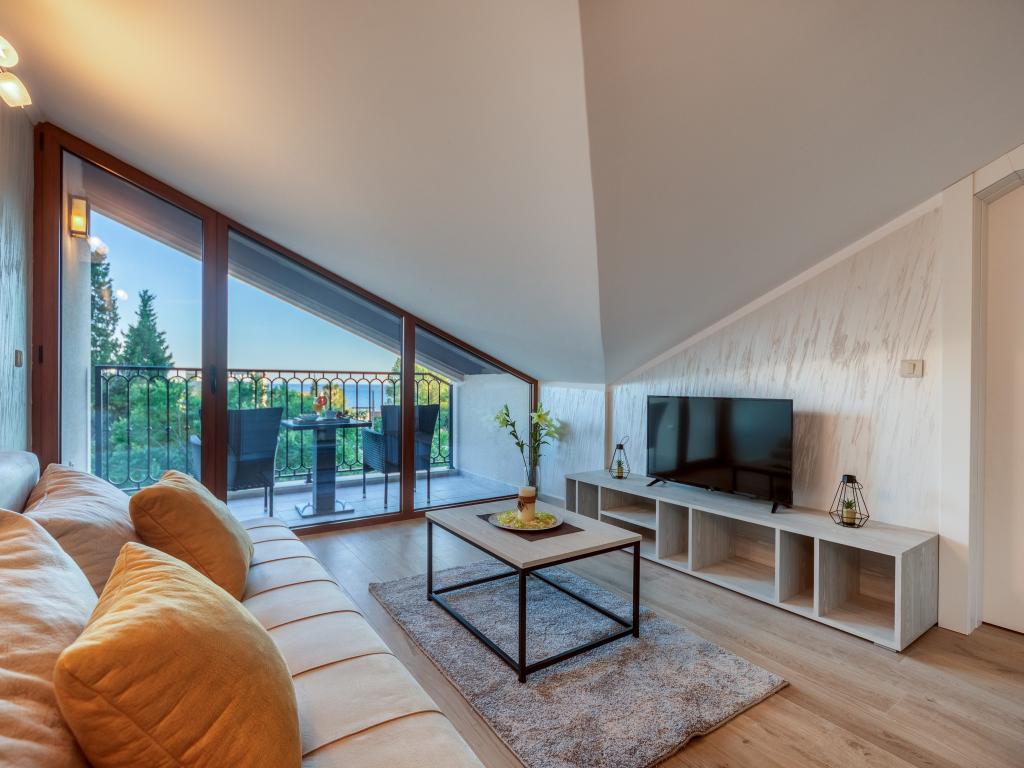 Luxury Apartments Queen