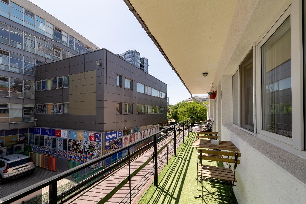 Downtown Victoria Studios by Citybookings