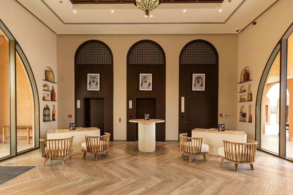 Bab Al Nojoum Bateen Liwa - Lobby