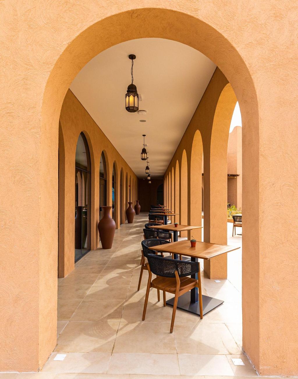 Bab Al Nojoum Bateen Liwa - Restaurant