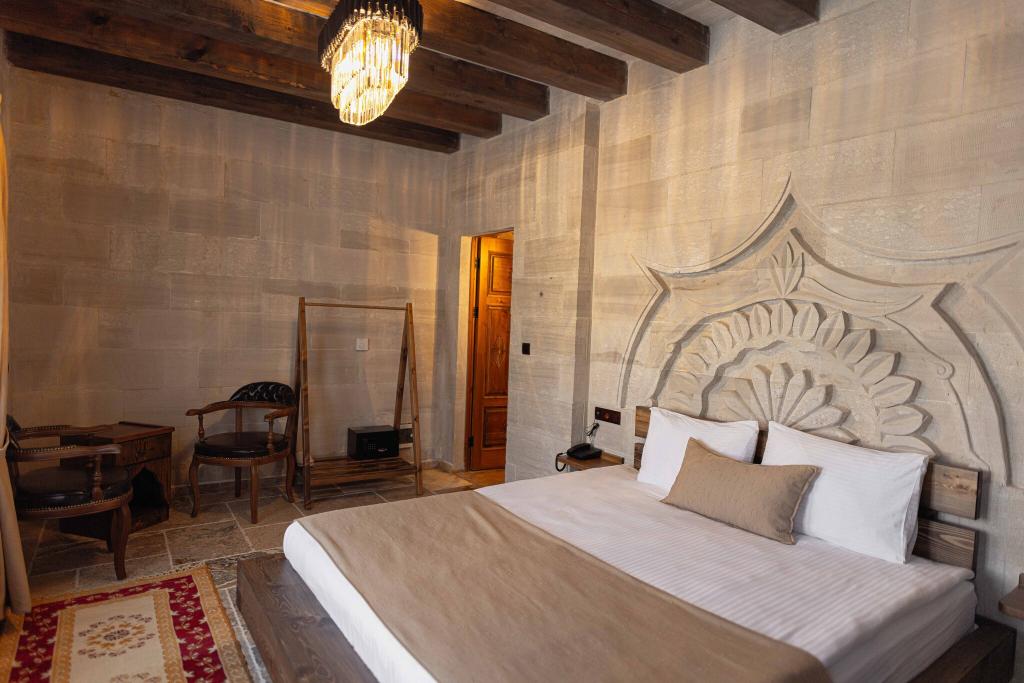 Noah's Ark Cave Hotel